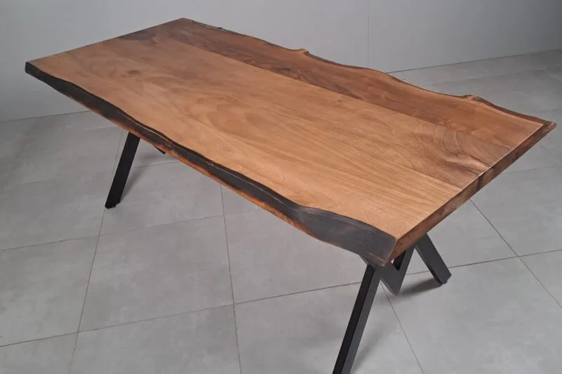 Avrupa Ceviz Doğal Kenarlı Masa