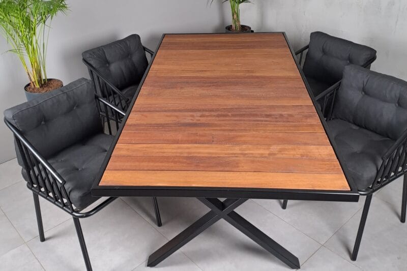 Iroko Izgaralı Metal Çerçeveli Masa - Görsel 11